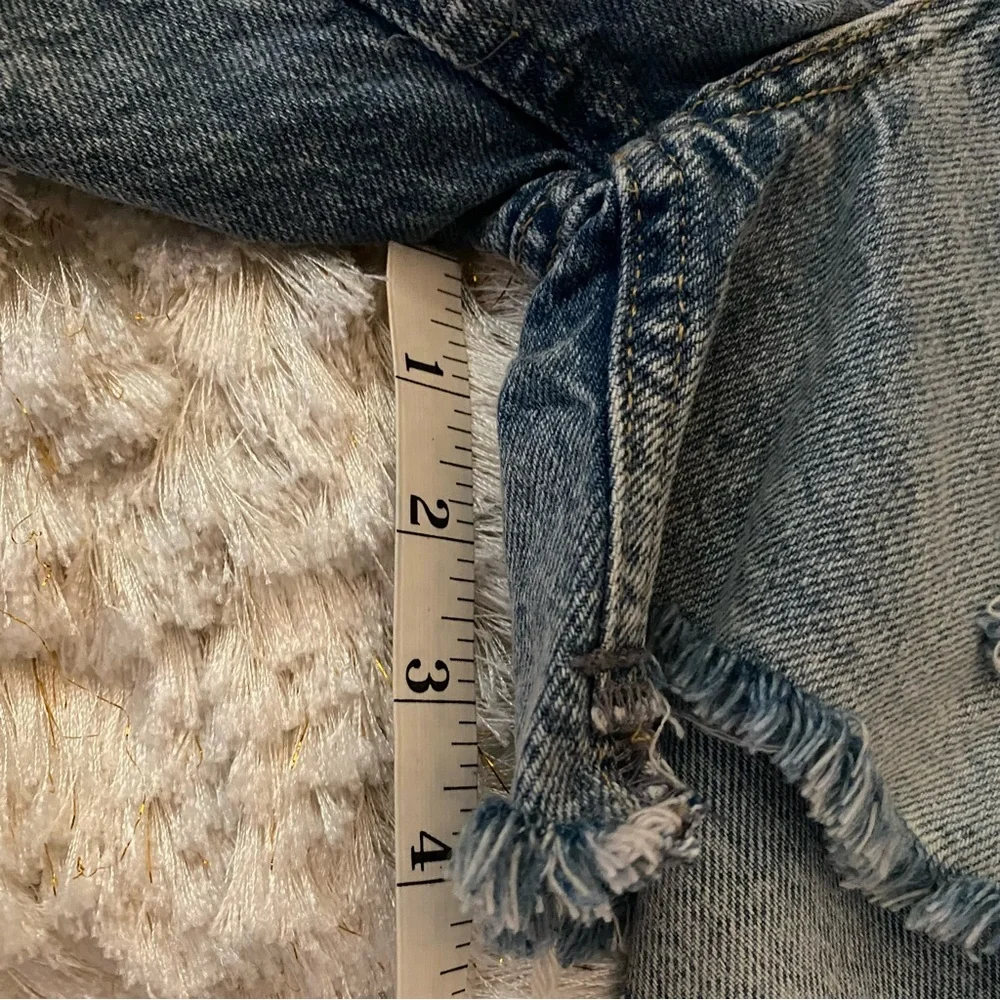 Free People We The Free Maggie Denim Cutoff Shorts Size 26 Light Stone - Picture 12 of 16